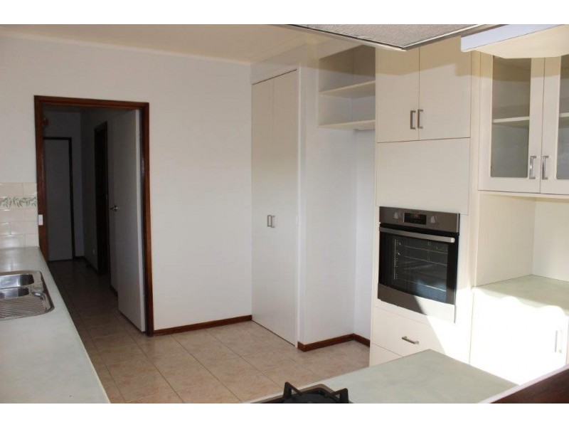 87 Harley Street, Strathdale VIC 3550