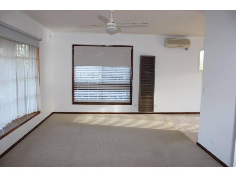 87 Harley Street, Strathdale VIC 3550