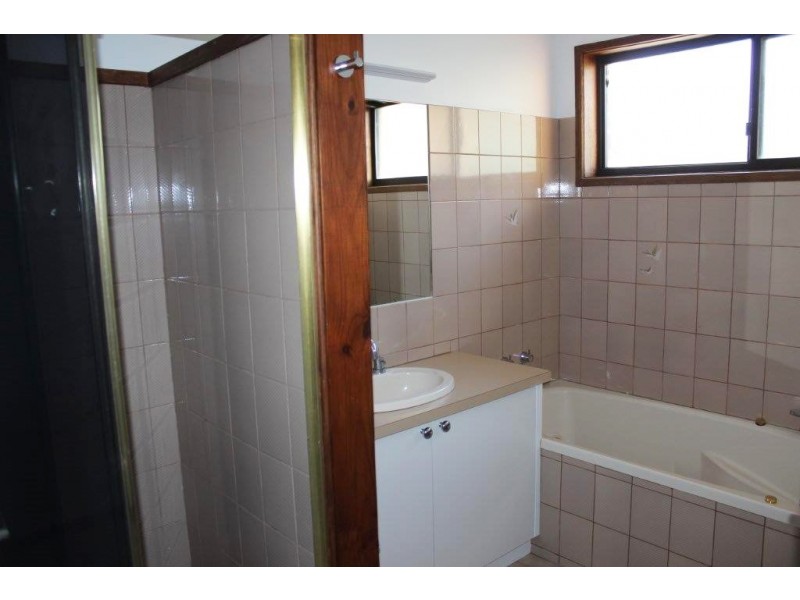 87 Harley Street, Strathdale VIC 3550