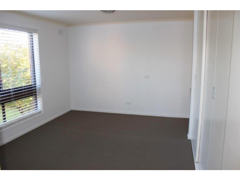 87 Harley Street, Strathdale VIC 3550