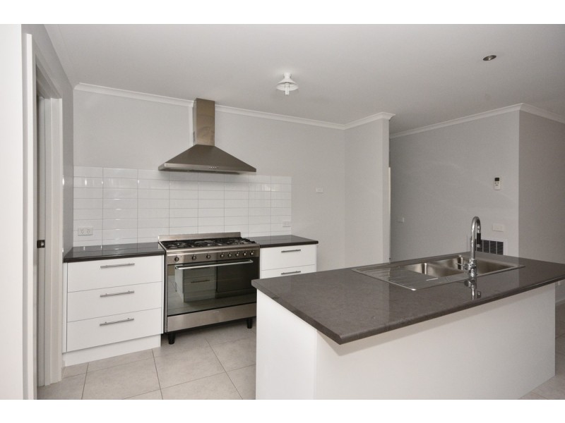 242 Station Street, Epsom VIC 3551