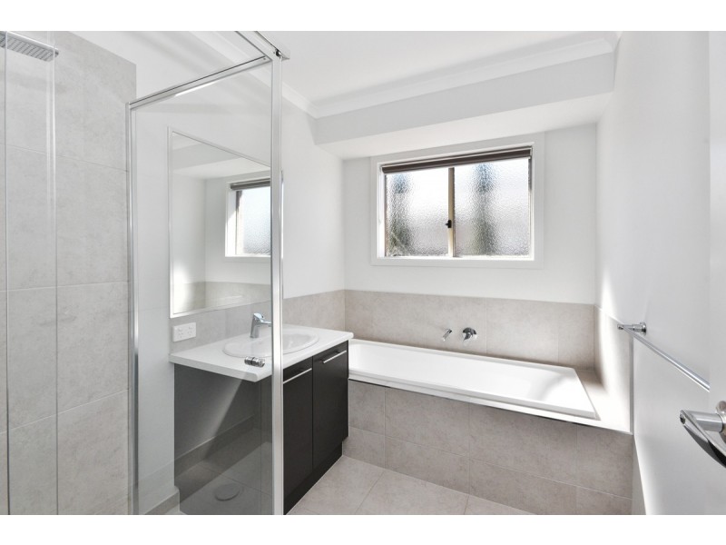 242 Station Street, Epsom VIC 3551