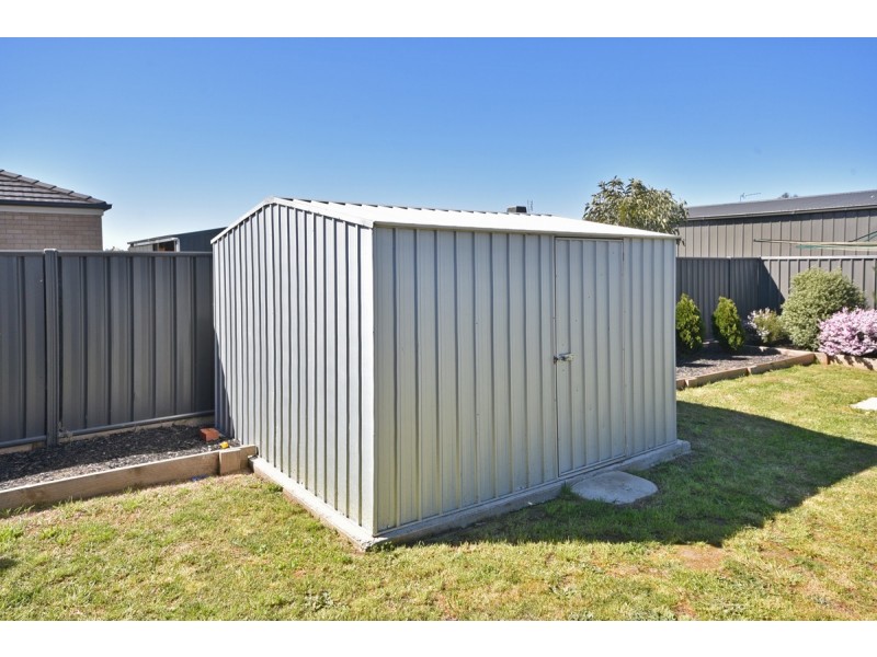 242 Station Street, Epsom VIC 3551