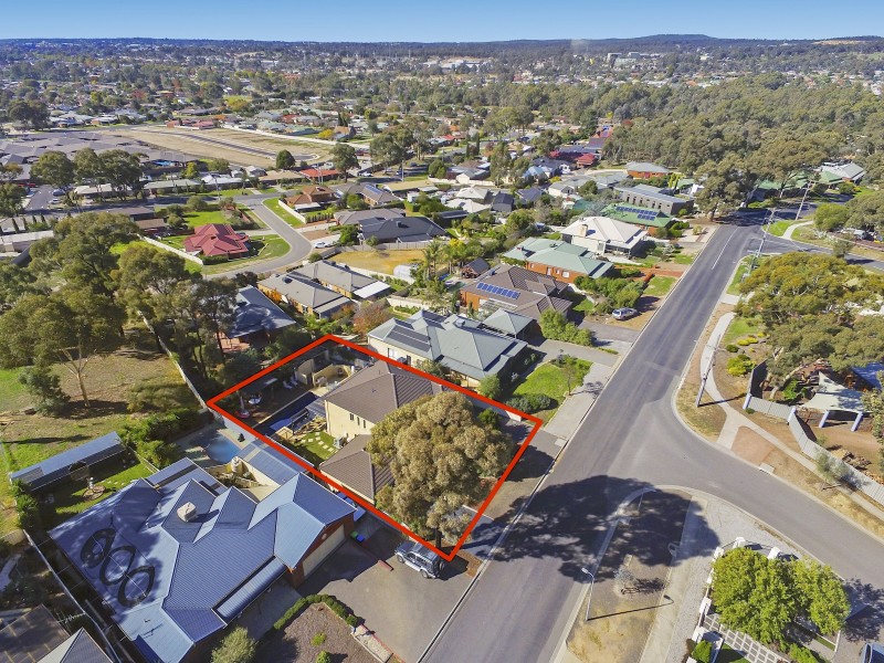 50 Browning Street, Kangaroo Flat VIC 3555