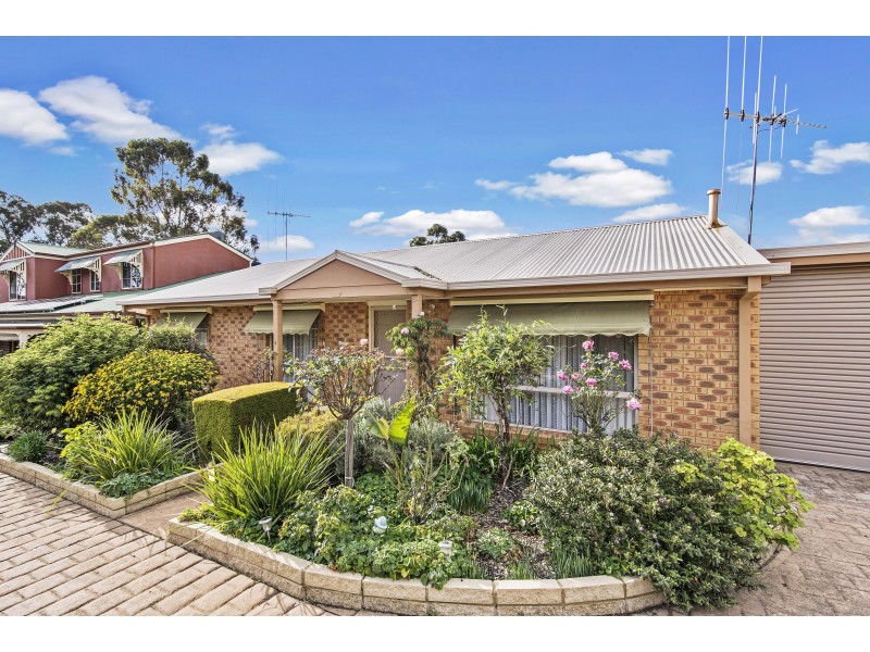 4/18 Lowe Street, Kangaroo Flat VIC 3555