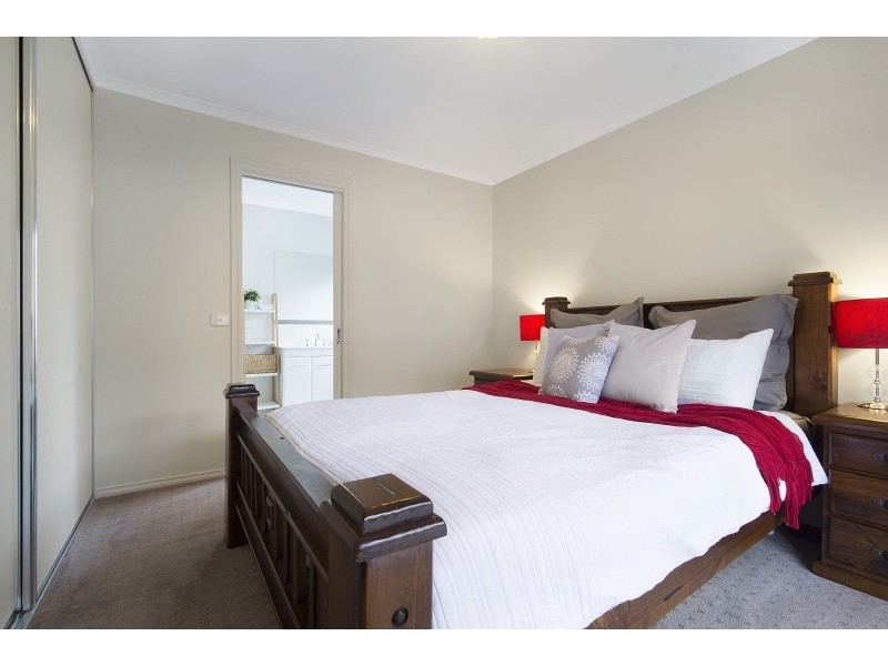 2/8B Elwood Street, Golden Square VIC 3555