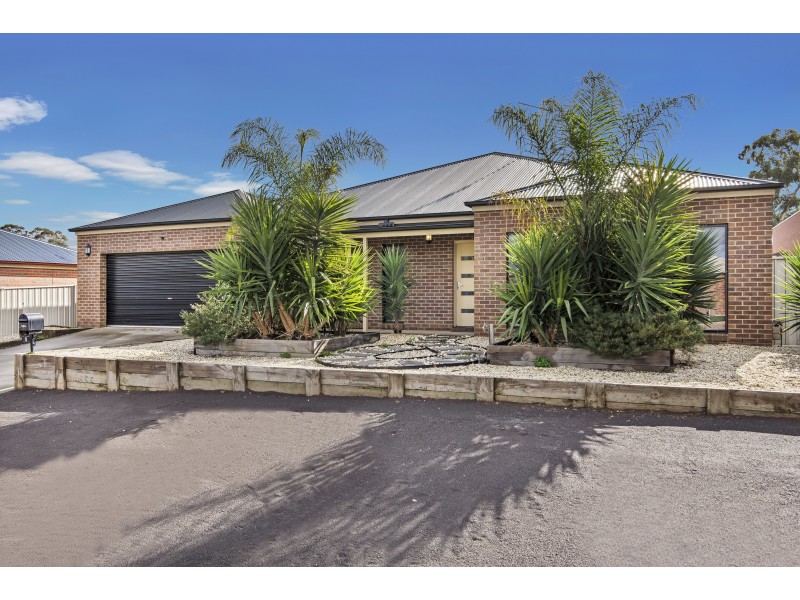5 Bronze Drive, Kangaroo Flat VIC 3555