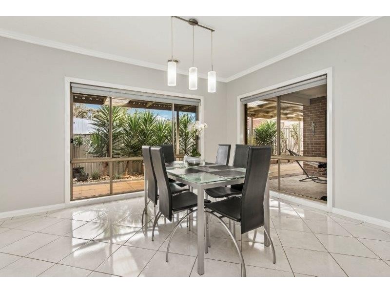 5 Bronze Drive, Kangaroo Flat VIC 3555