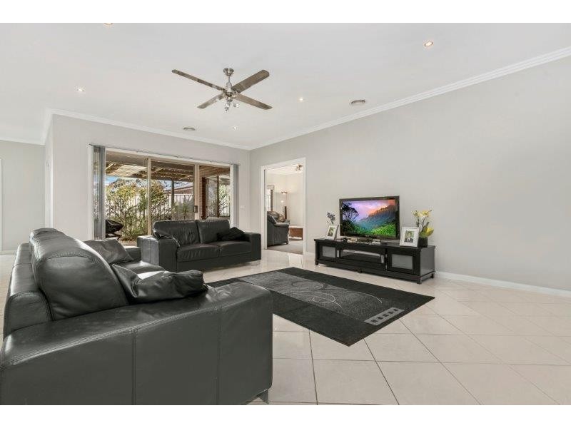 5 Bronze Drive, Kangaroo Flat VIC 3555