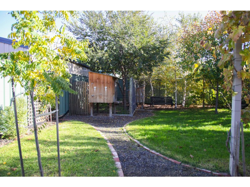 23 Athena Way, Strathfieldsaye VIC 3551