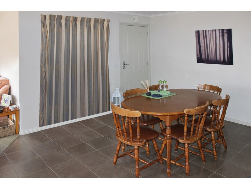 2/7 White Street, Kennington VIC 3550