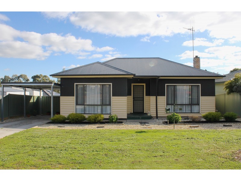 24 Archer Street, Kangaroo Flat VIC 3555