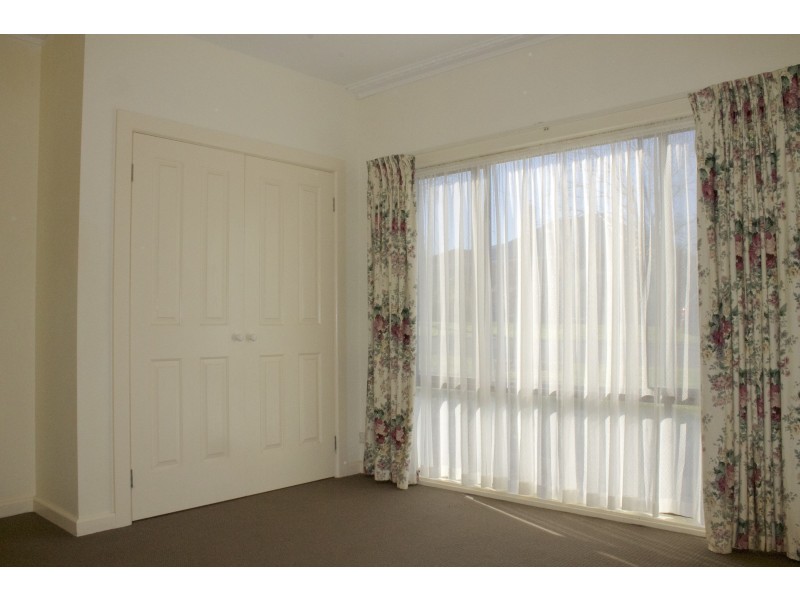 24 Archer Street, Kangaroo Flat VIC 3555