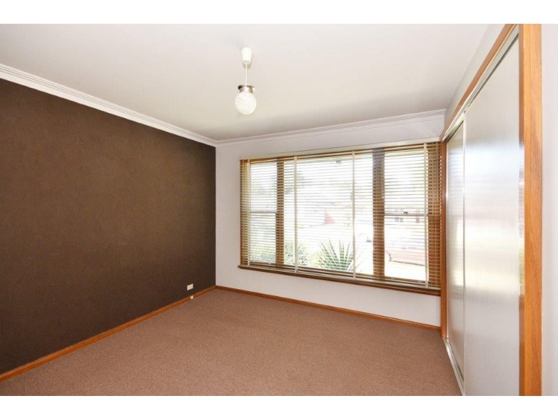 1 Clarence Avenue, Kennington VIC 3550
