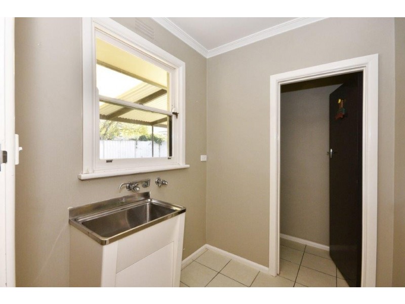 1 Clarence Avenue, Kennington VIC 3550