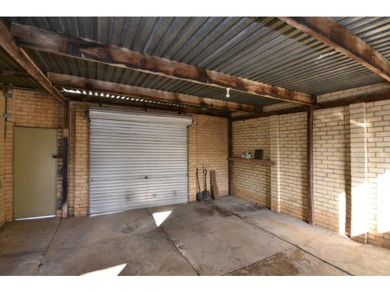 1 Clarence Avenue, Kennington VIC 3550