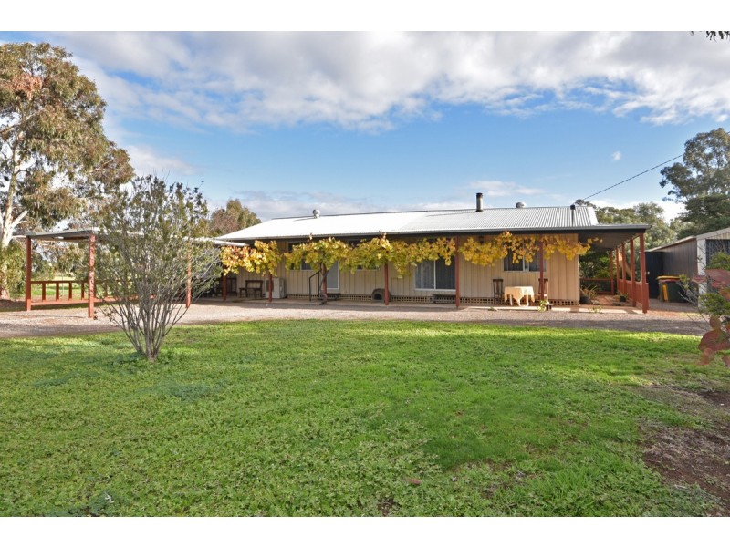 112 Playfair Street, Eddington VIC 3472
