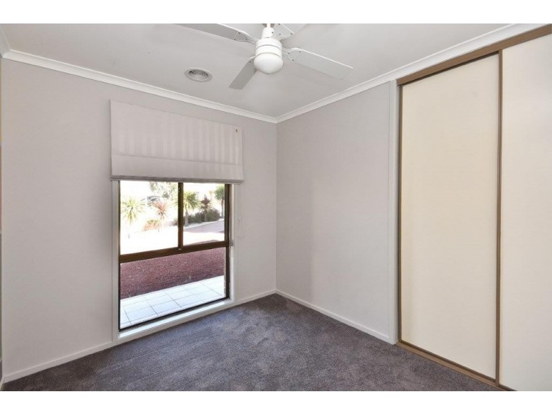 27 Mockridge Drive, Kangaroo Flat VIC 3555