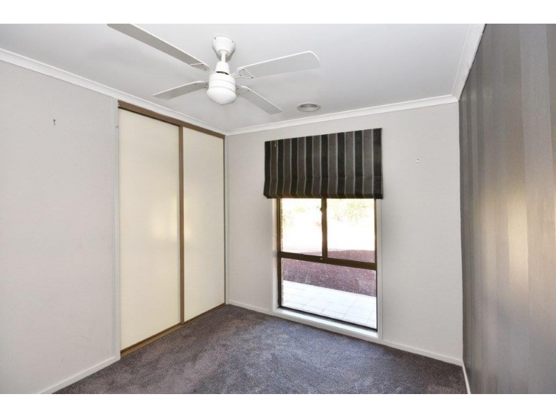 27 Mockridge Drive, Kangaroo Flat VIC 3555