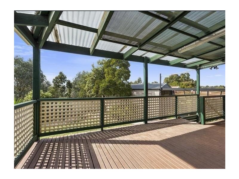 27 Mockridge Drive, Kangaroo Flat VIC 3555