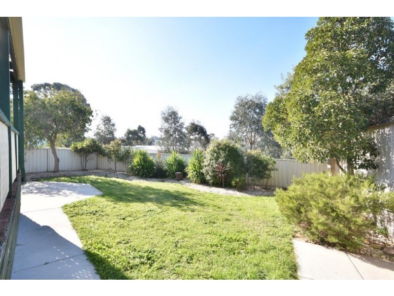 27 Mockridge Drive, Kangaroo Flat VIC 3555