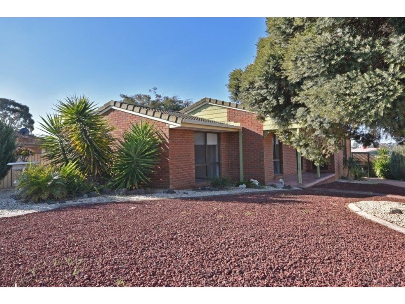 27 Mockridge Drive, Kangaroo Flat VIC 3555