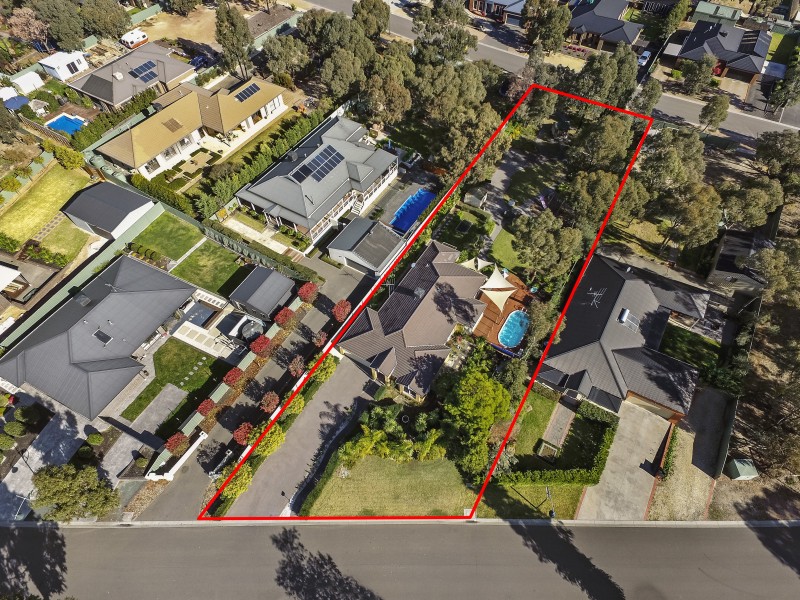 8 Janelle Drive, Maiden Gully VIC 3551