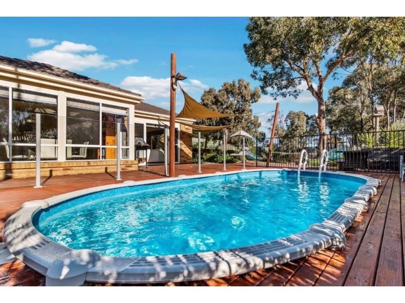 8 Janelle Drive, Maiden Gully VIC 3551