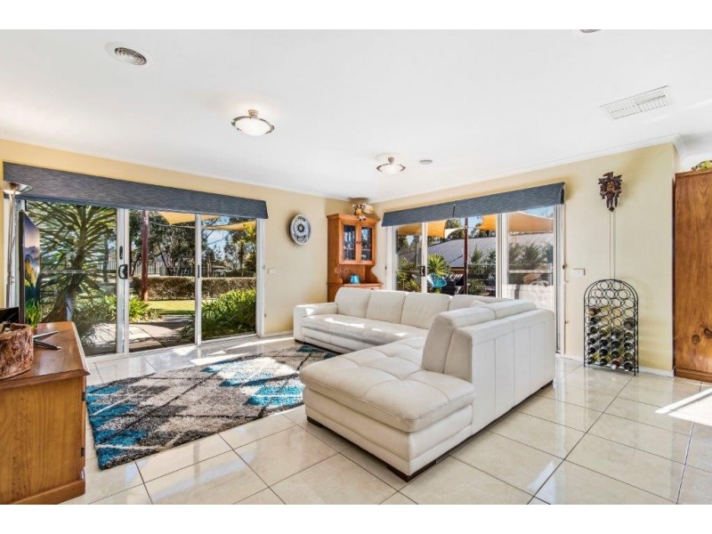 8 Janelle Drive, Maiden Gully VIC 3551