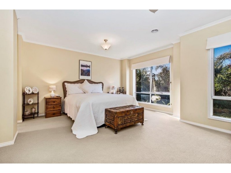 8 Janelle Drive, Maiden Gully VIC 3551