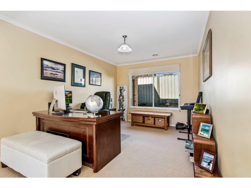 8 Janelle Drive, Maiden Gully VIC 3551