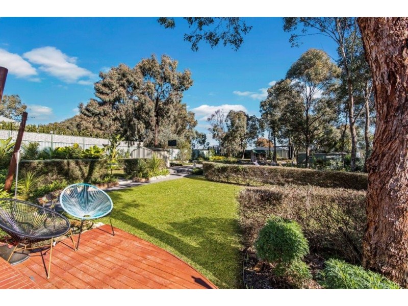 8 Janelle Drive, Maiden Gully VIC 3551