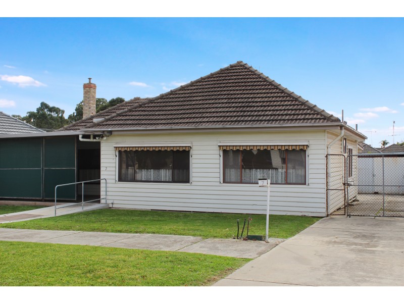 7 Guthrie Street, Kangaroo Flat VIC 3555