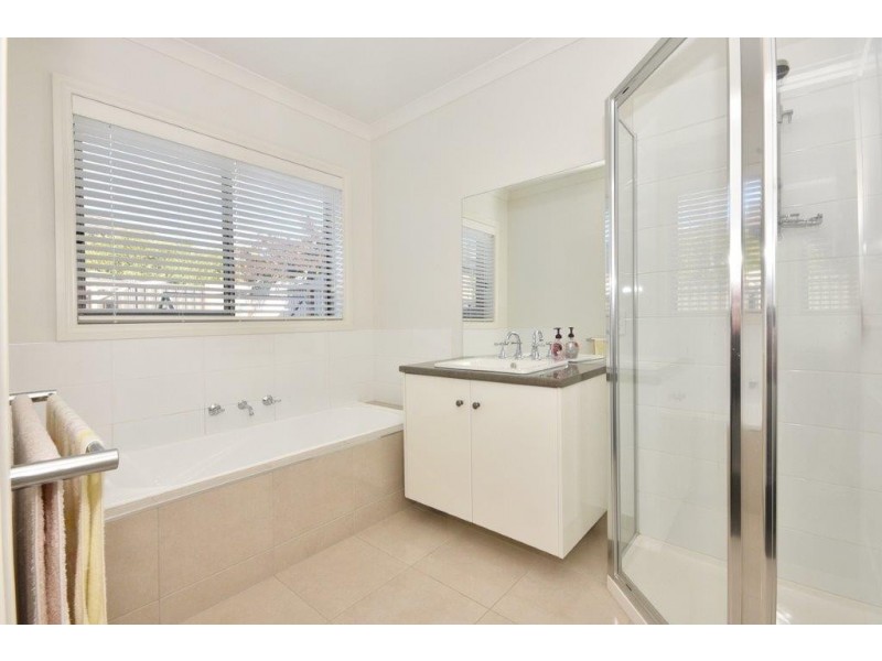 2 Autumn Close, Huntly VIC 3551