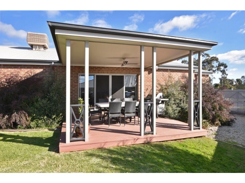 2 Autumn Close, Huntly VIC 3551