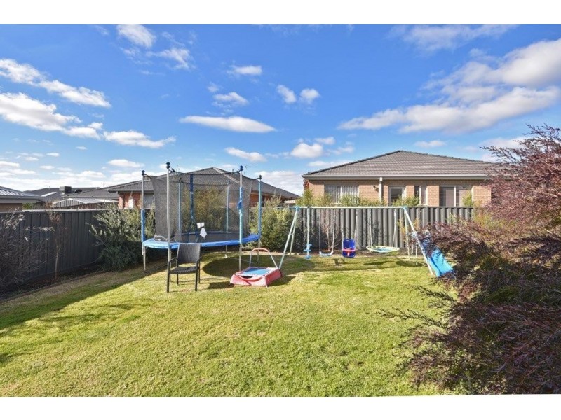 2 Autumn Close, Huntly VIC 3551