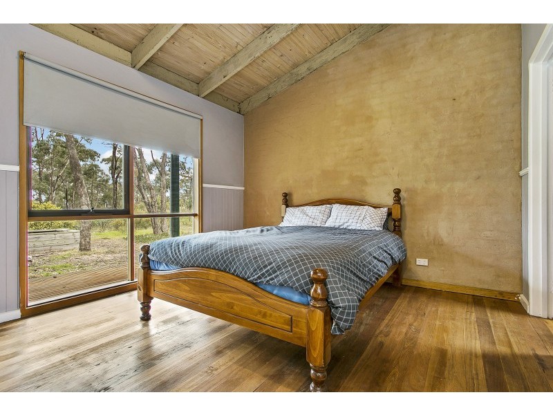 58 McMillans Road, Green Gully VIC 3462