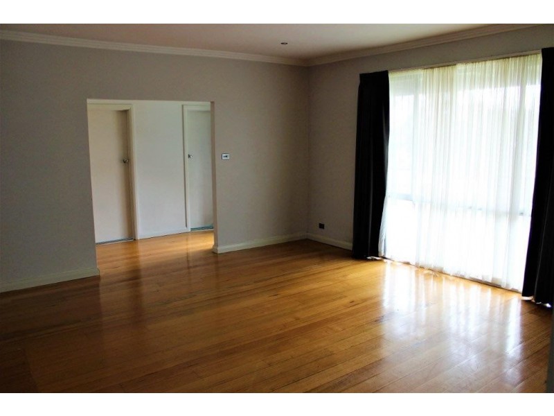 18 Speciman Hill Road, Golden Square VIC 3555