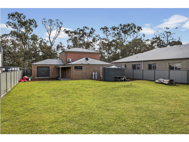 5 Redgum Court, Heathcote VIC 3523