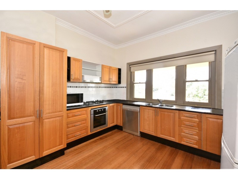 16 Esler Street, Eaglehawk VIC 3556