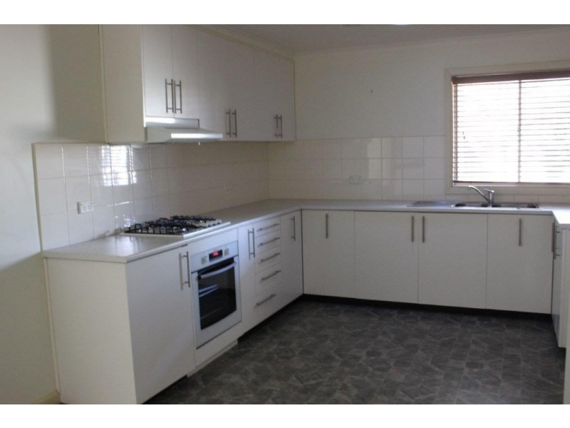 197 High Street, Kangaroo Flat VIC 3555