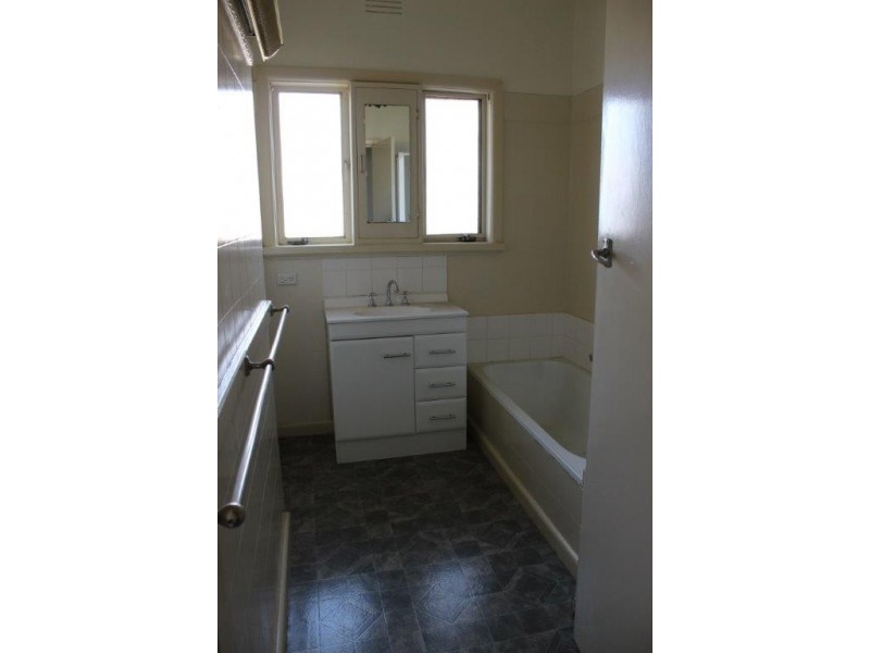 197 High Street, Kangaroo Flat VIC 3555