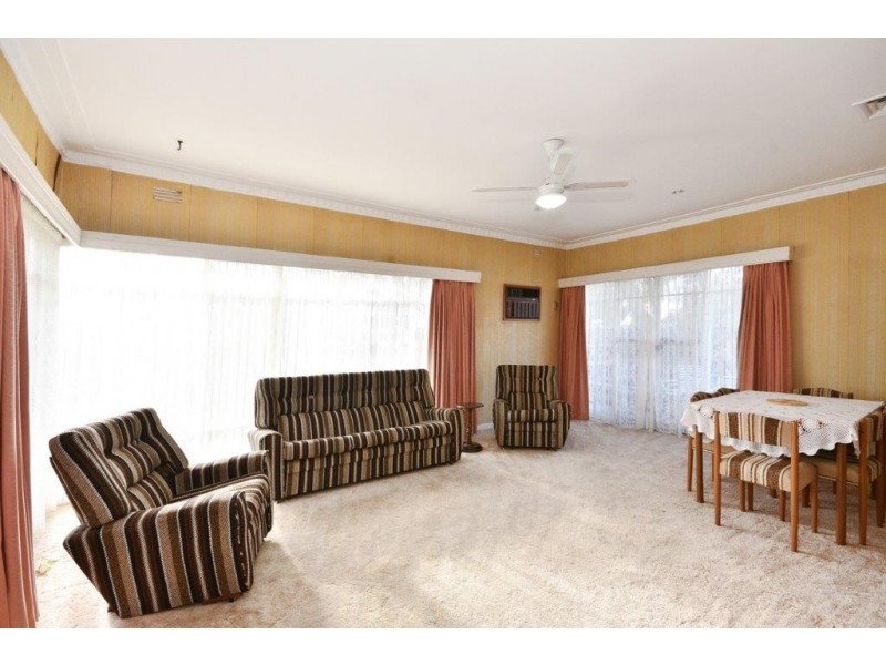 40 Putnam Avenue, Strathdale VIC 3550