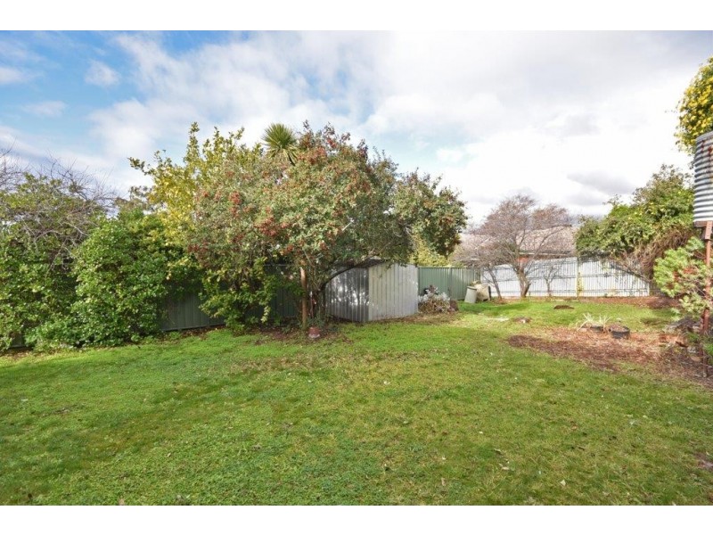 40 Putnam Avenue, Strathdale VIC 3550