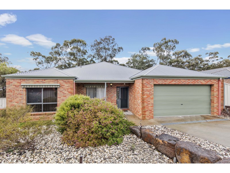 35 Amara Way, Kangaroo Flat VIC 3555