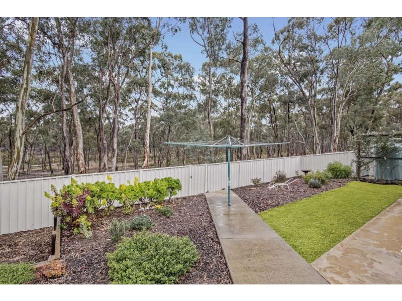 35 Amara Way, Kangaroo Flat VIC 3555