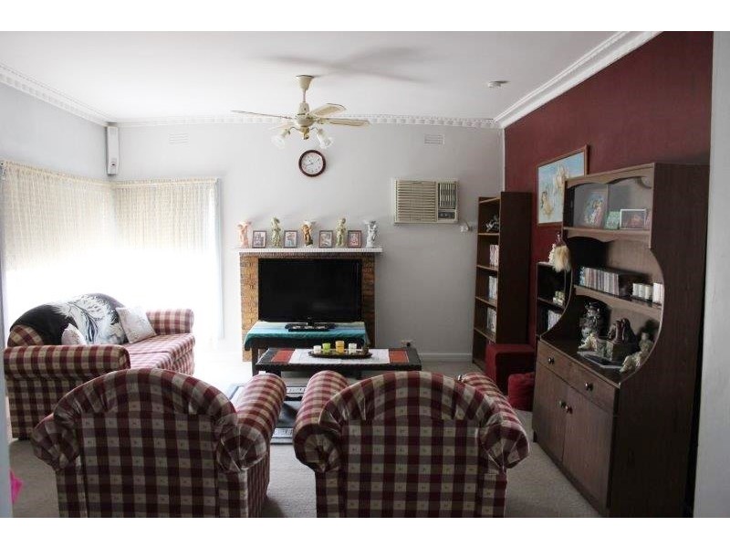 42 Cunneen Street, Long Gully VIC 3550