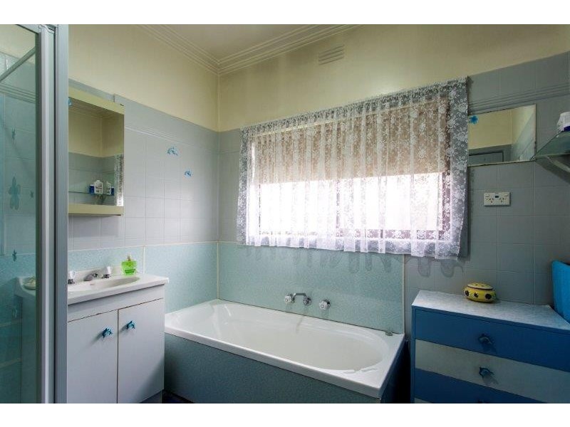 42 Cunneen Street, Long Gully VIC 3550