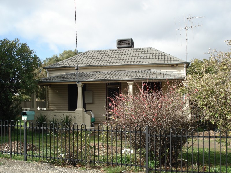 196 Eaglehawk Road, Long Gully VIC 3550