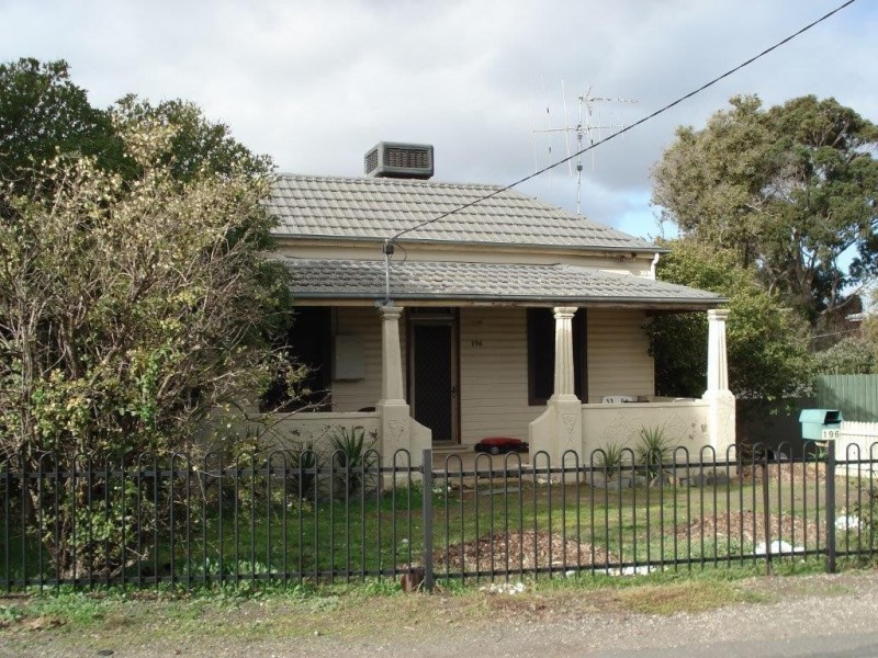 196 Eaglehawk Road, Long Gully VIC 3550